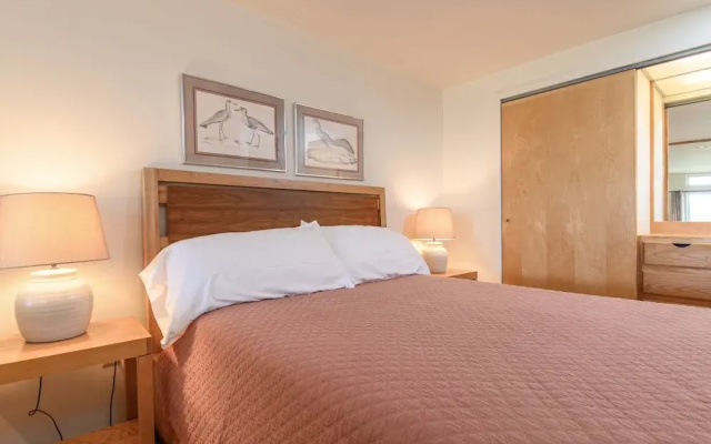 203 Village Gate 1 Bedroom Condo