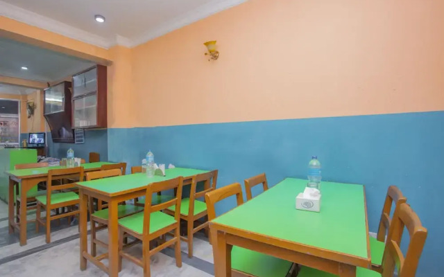 SPOT ON 571 Hotel Ashim