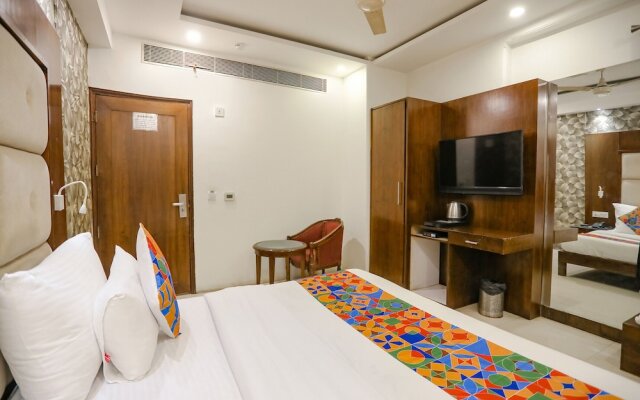 Fabhotel Station I