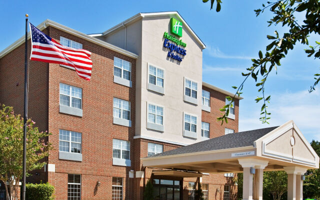 Holiday Inn & Suites Dallas-Addison, an IHG Hotel