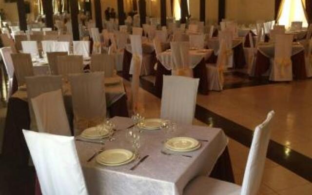 Hotel Complex Araks