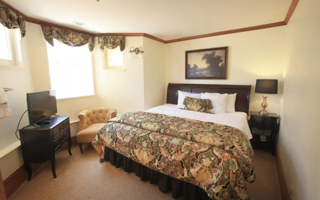 The Charles Pacific Grove - Artfully Designed Inclusive Inn