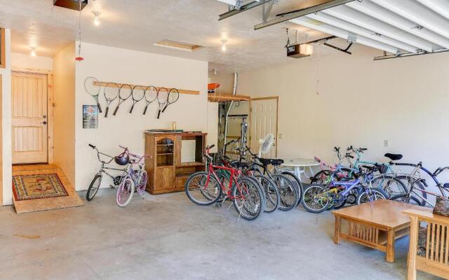 3 Mt. Baker-AC-Hot Tub-4BR/3BA