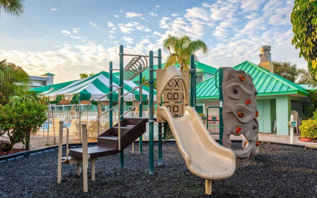 Beachside Hotel & Suites