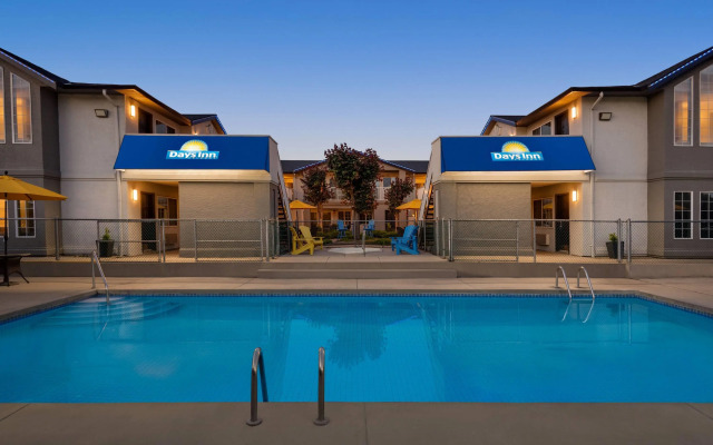 Days Inn by Wyndham Kelowna