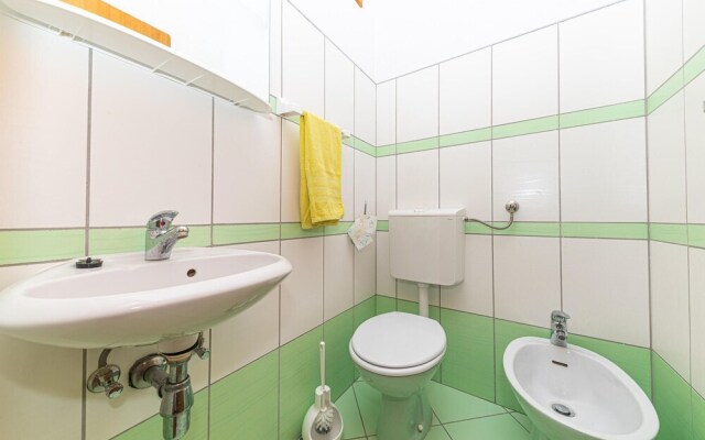 Awesome Apartment in Trogir With 2 Bedrooms and Wifi