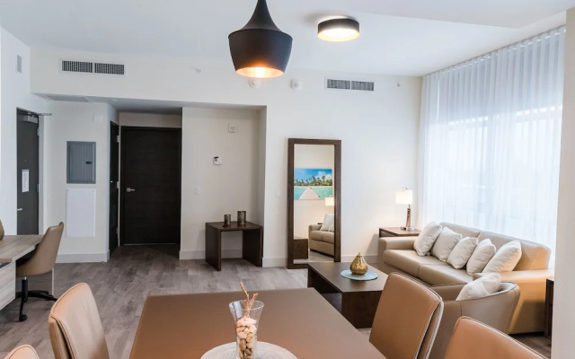CH Deluxe Apartments  by MDR