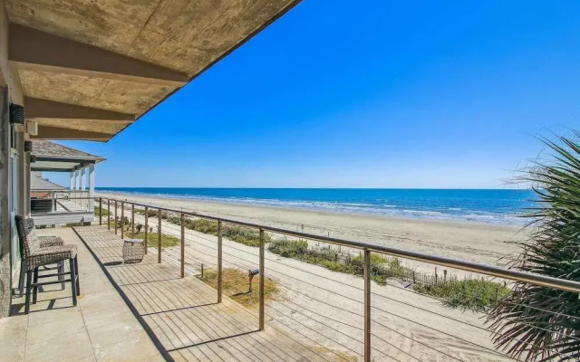 An Oceanfront Experience
