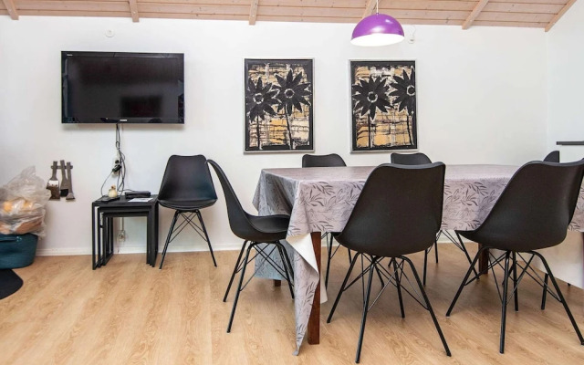 Bright Family Cottage by Kelstrup Beach