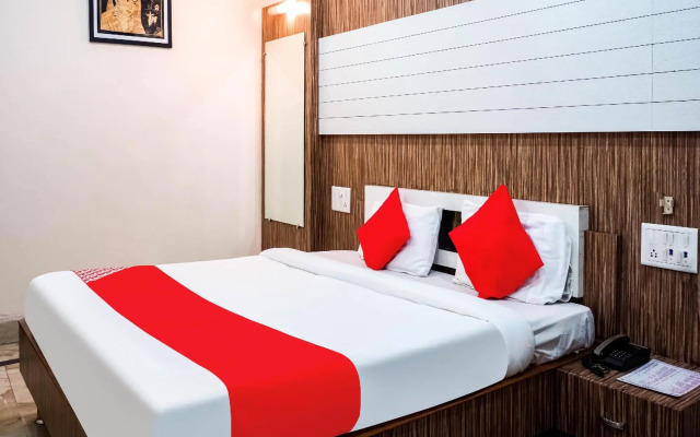 Oyo Flagship Rpr269 Hotel Shubham Palace