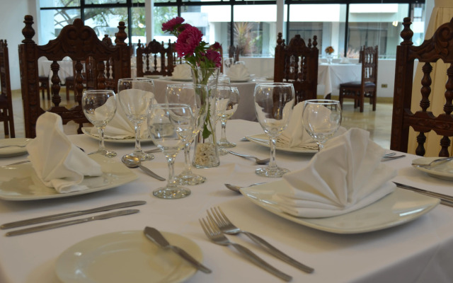 Miraflores Colon Hotel