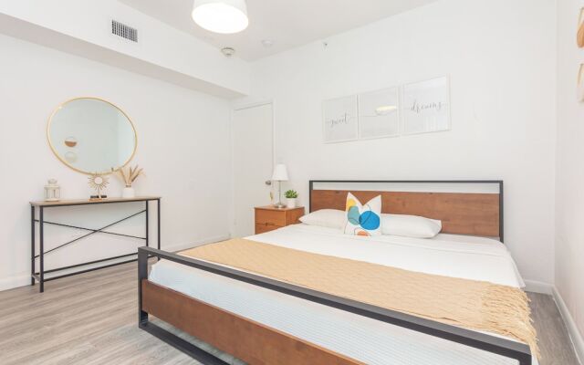West Deco Boutique Apartments