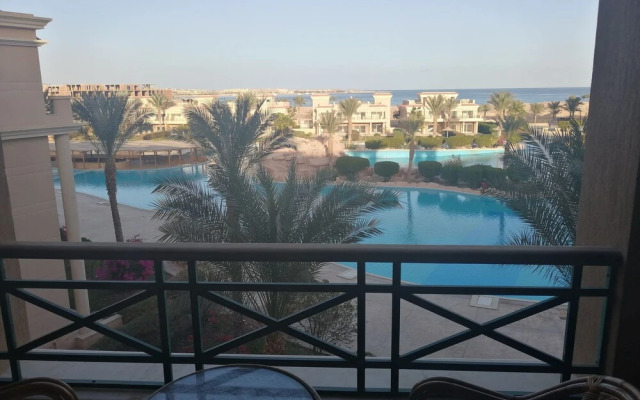 Sea view apartment with private beach