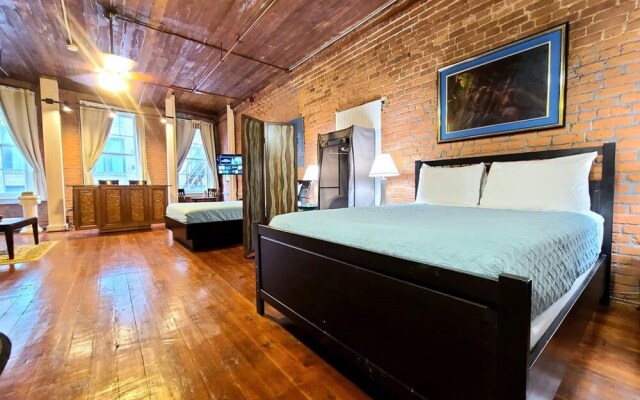 Hosteeva French Quarter Historic Condos