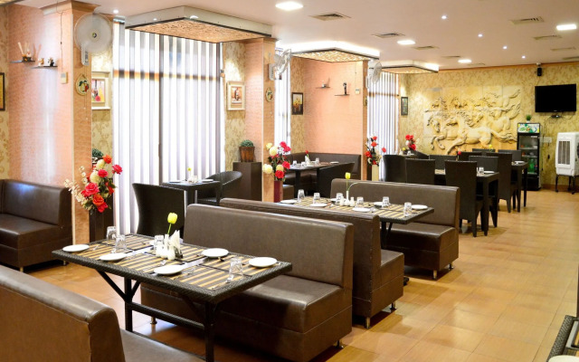 Hotel Rockwell by OYO Rooms