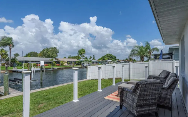 Updated Waterfront Condo in Apollo Beach 1572