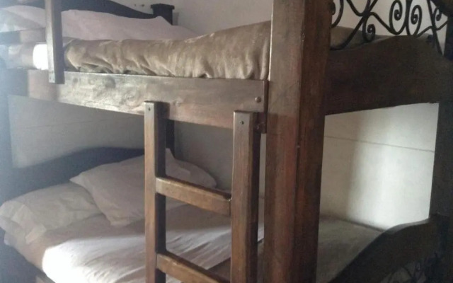 El Mocambo Hostel And Guest House