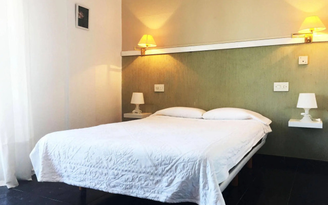 Malvarrosa Beach Rooms