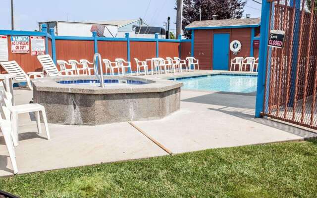 Rodeway Inn and Suites Spokane