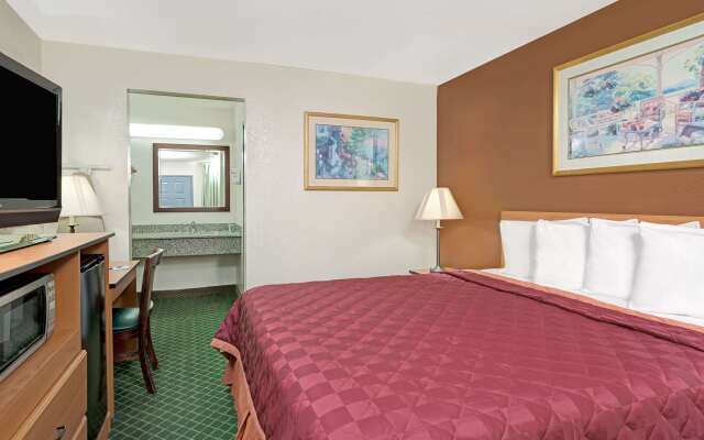 Travelodge by Wyndham Sacramento / Rancho Cordova