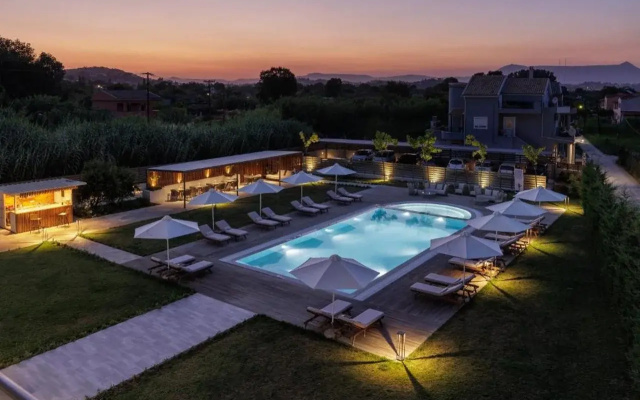 V Luxury Suites