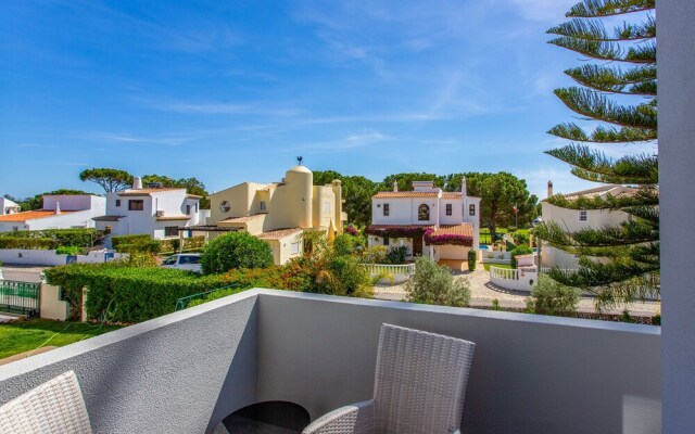 Casa Del Mar Vilamoura - Newly Renovated 3 Bedroom Villa With Pool, A/c and Wifi