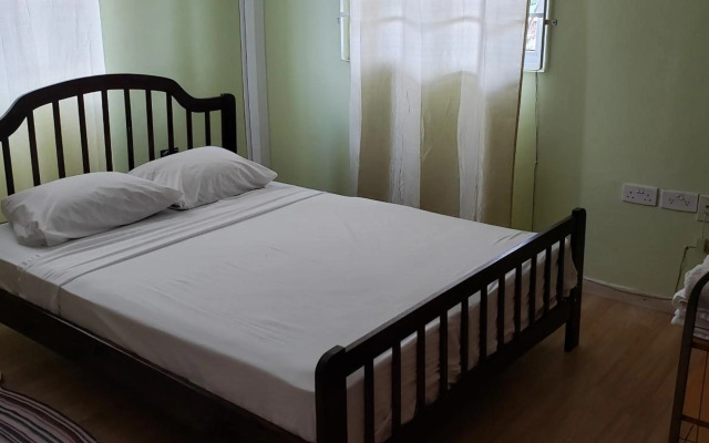 Unit 5/6 Private Apartment - Roseau