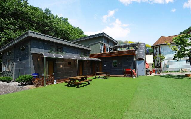 Daeseongri Jayusigan Pension