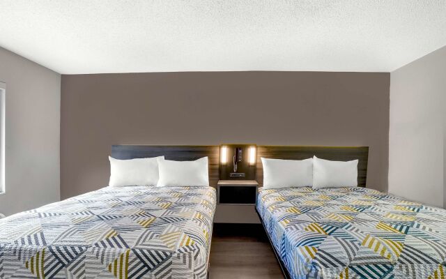 Studio 6 Duluth, GA - Near Gas South District