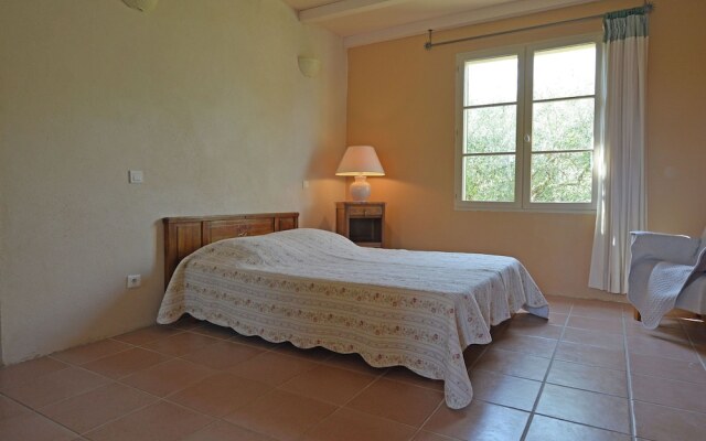 Beautiful Villa in Flaux With Swimming Pool