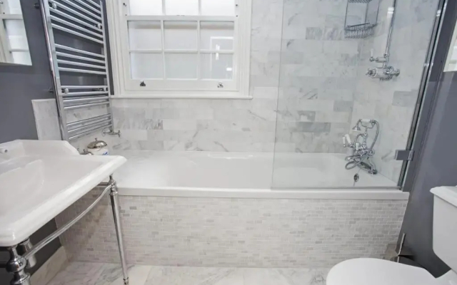 Luxury 2-Bed Marylebone House with Private Garden & Office