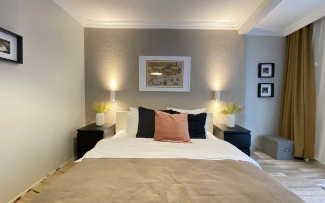 Central and Charming Flat With Balcony in Sisli