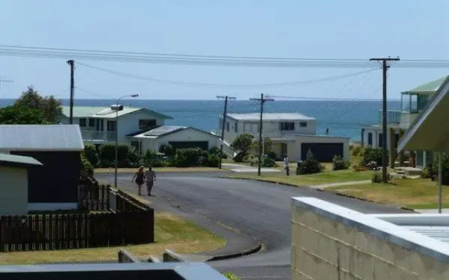 The Jandal - Waihi Beach Holiday Home