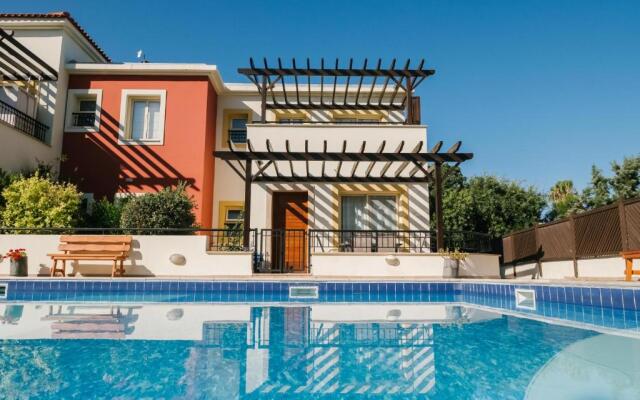 Aphrodite Gardens No.9 Luxury Apt