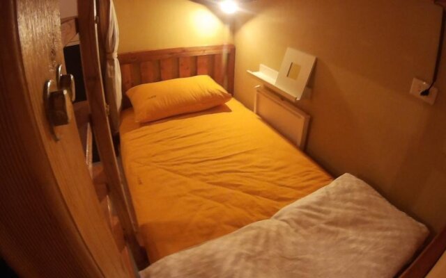On Board Hostel