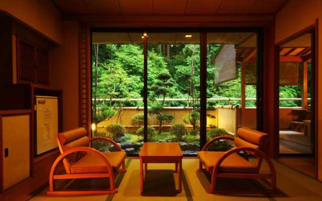 Shoenso Hozukawatei Hotel