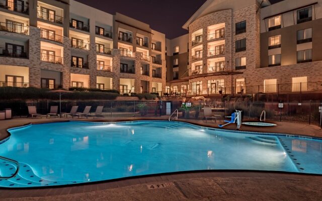 Courtyard New Braunfels River Village