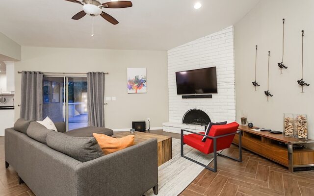 Soaking Up the Sun 3BR by Casago
