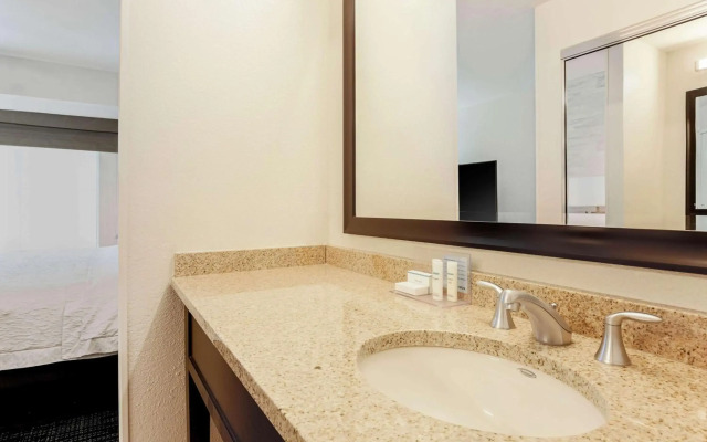 Hampton Inn & Suites Denver Tech Center