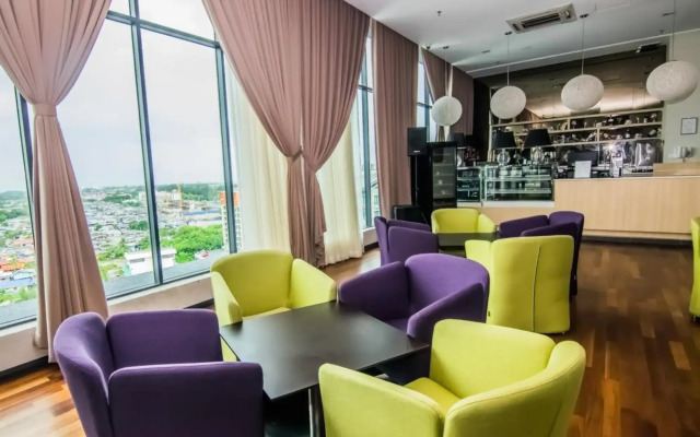 Marina Travellers Suite SKY Karamunsing
