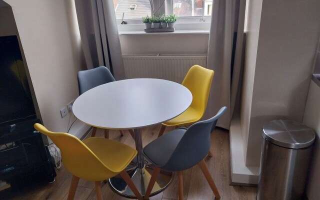 Leeds Cute 1 bed Apt, Garden, Free Wifi & Parking