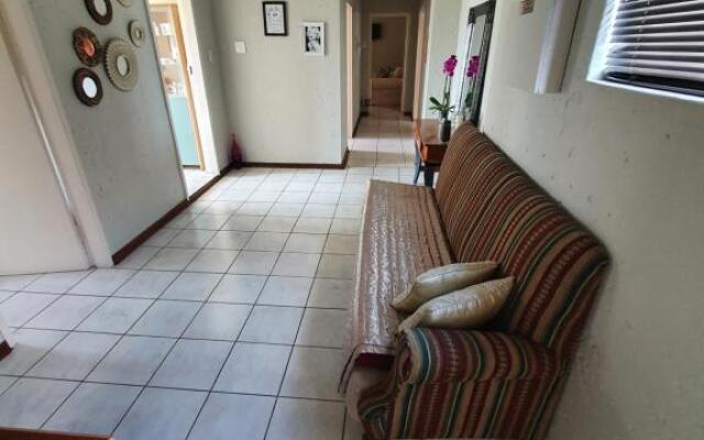 Life Tours & Accommodation