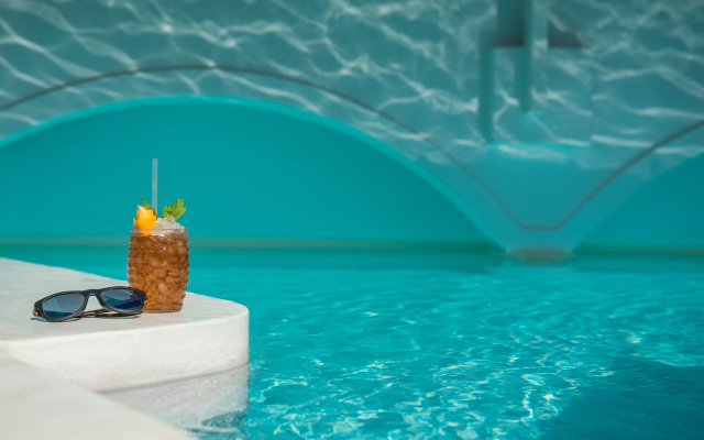 On The Rocks Hotel