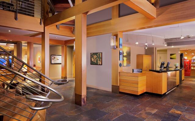 Chrysalis Inn & Spa Bellingham, Curio Collection by Hilton