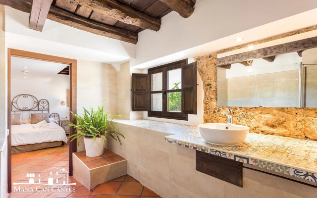 Masia Can Canyes & Spa