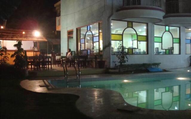 Oyo 15651 Silver Palm Resort