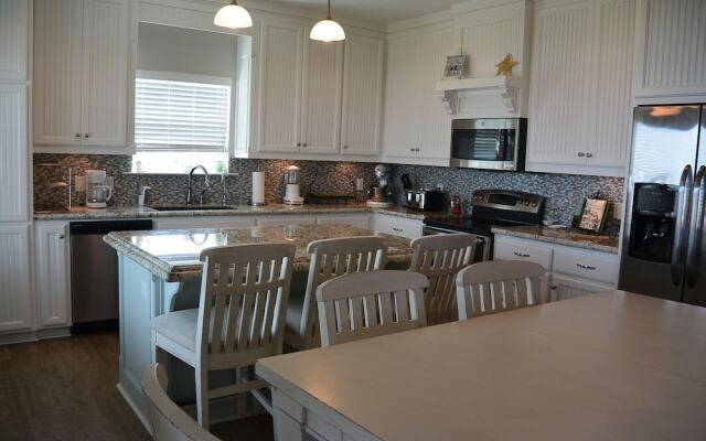 Southern Belle by RedAwning