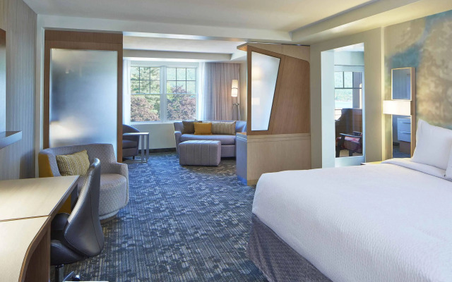 Courtyard by Marriott Lake George