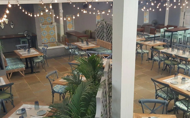 Le Sutra Hotel