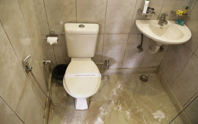 FabHotel Karol Bagh Main Market